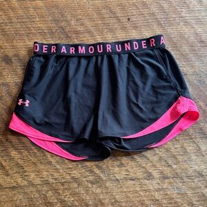 Under Armour Size XL Women's Athletic Shorts in Black and Pink workout gym
